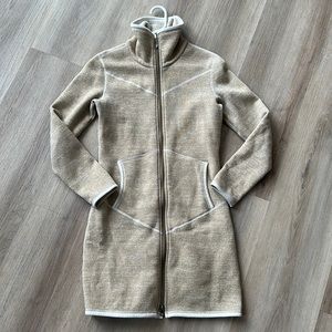 Patagonia mid-thigh length Fleece Jacket